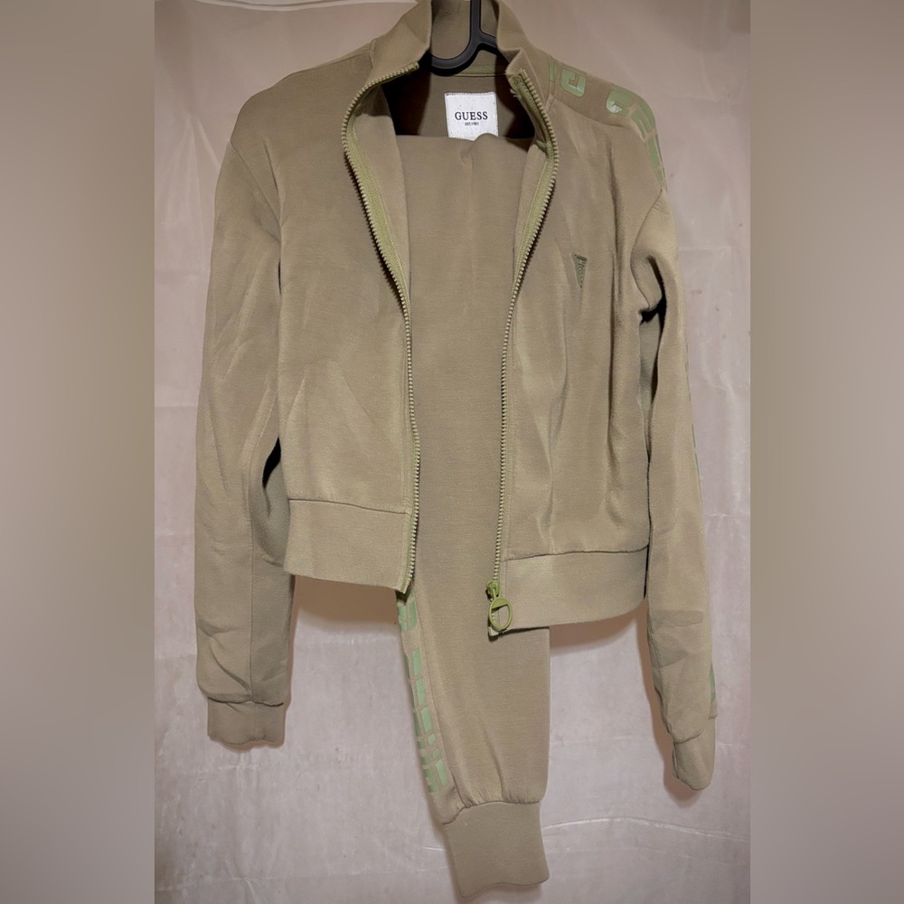 GUESS-Scuba Logo Joggers(S) & Cropped Scuba Logo Jacket(M)-Olive/Army Green